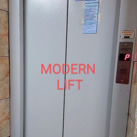 יאשי Carla'S Apart Palas-Hala Centrala 1 Bedroom, Airport Shuttle מראה חיצוני תמונה