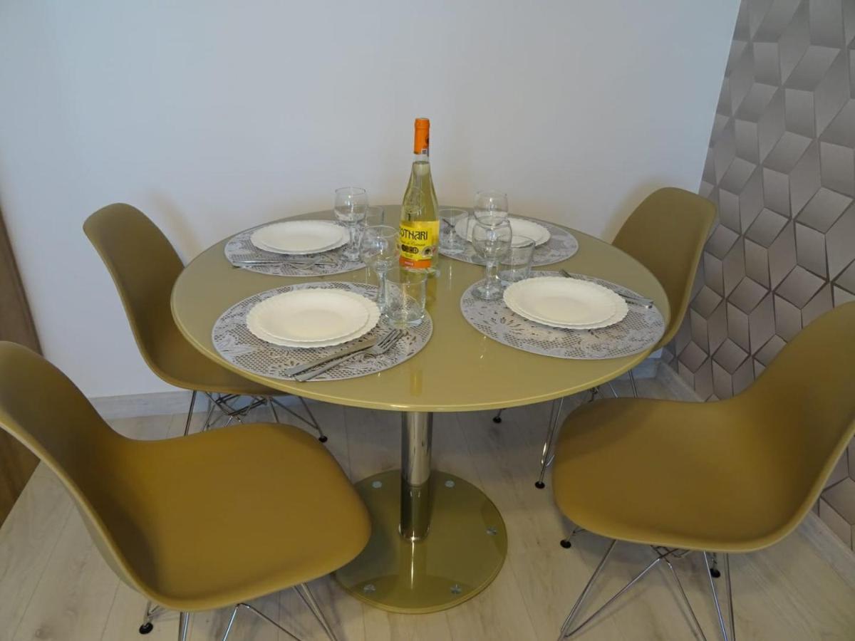יאשי Carla'S Apart Palas-Hala Centrala 1 Bedroom, Airport Shuttle מראה חיצוני תמונה